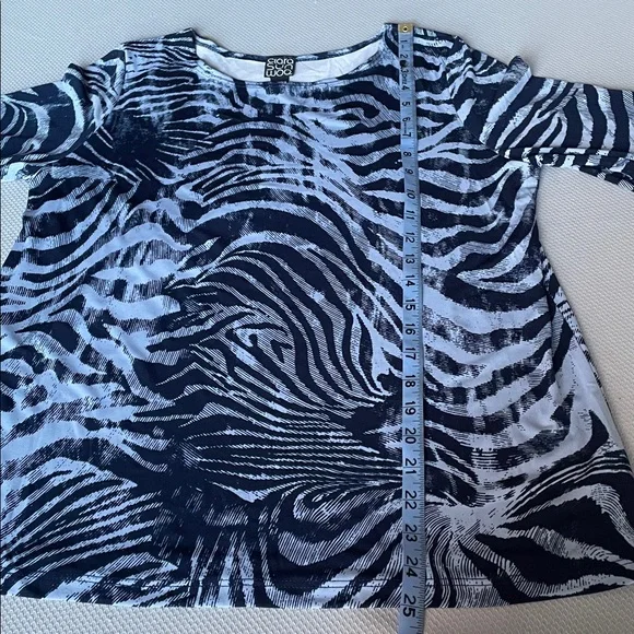 Clara Sun Woo Women's Blue Zebra Print Pullover Top Size Medium - Picture 6 of 7